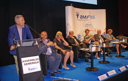 En conclusion de ce congrès, les grands élus ont été invités à s'exprimer et surtout à répondre à des questions de l'AMF 05.